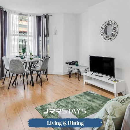 Cardiff Stylish 2 Bedroom Sleeps 6 Wi-Fi - Jrr Stays Buitenkant foto
